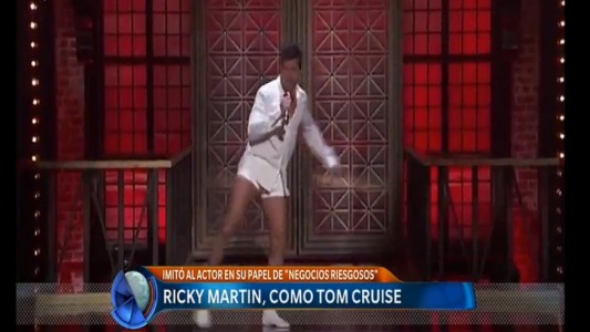 Como Tom Cruise, Ricky Martin bailó en bóxer y medias