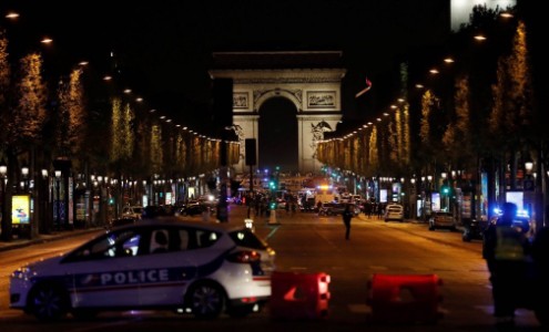 Tiroteo en el centro de París: un policía muerto y otro herido