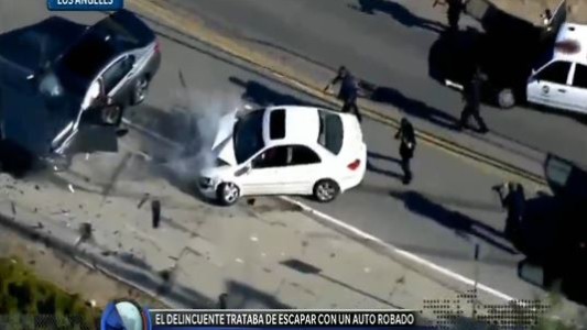 Persecución de película y choque