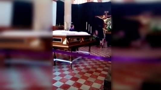 Viral milagroso: un cristo movió la cabeza durante una misa en México