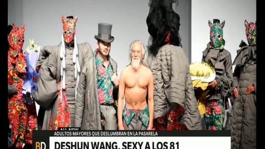 Modelos de más de 70 años que deslumbran en la pasarela