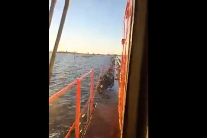 Surrealismo viral: un tren que funciona sobre el agua en La Pampa