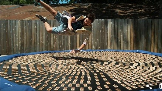 #EsViral Cómo accionar 1000 trampas de ratones al mismo tiempo