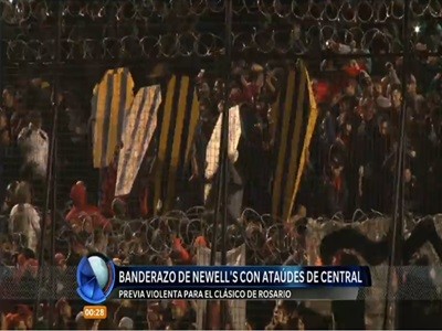 Banderazo y ataúdes en la cancha de Newell's antes del clásico rosarino