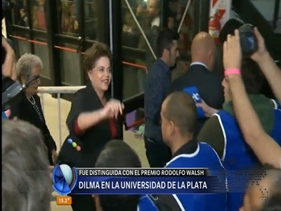 Dilma Rousseff fue premiada en la Universidad de La Plata