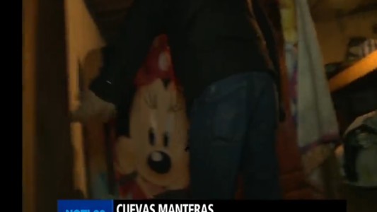 "Cuevas manteras": El video del allanamiento en el que encontraron ropa, comida y esqueletos de llamas