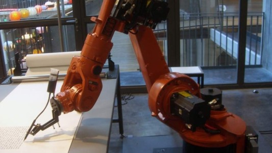 Lanzan al mercado el primer libro escrito por un programa de inteligencia artificial