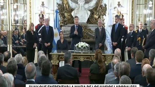 Macri denunció una "mafia" de juicios laborales