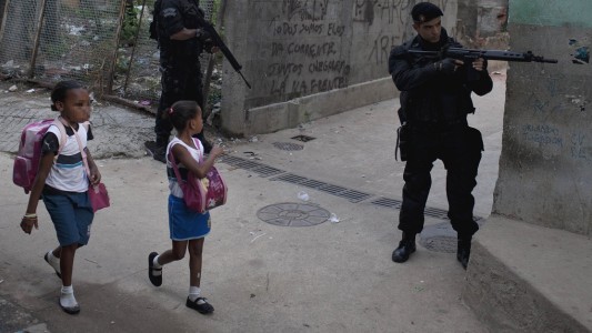Docentes recibirán cursos de entrenamiento de guerra en Río de Janeiro