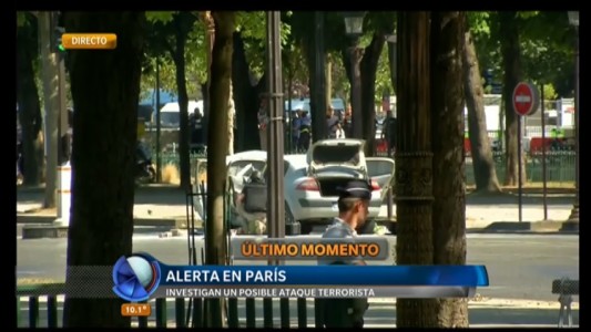 Alerta en Paris: automovilista chocó un vehículo policial e investigan si fue un atentado