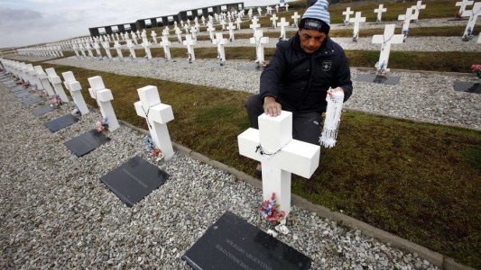 Malvinas: comenzaron la identificación de los cuerpos de soldados argentinos