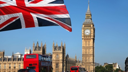 Europa Low Cost: una aerolínea empezó a ofrecer vuelos a Londres desde $12.500