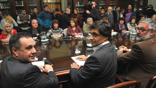 Gobierno bonaerense pagará entre 1000 y 2500 pesos a docentes a cuenta del futuro aumento