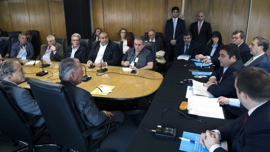 El Gobierno fijó por decreto el salario mínimo, vital y móvil: será de $10 mil en julio de 2018