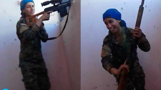 Video escalofriante: la francotiradora que se salvó por centímetros de morir de un balazo en la cabeza