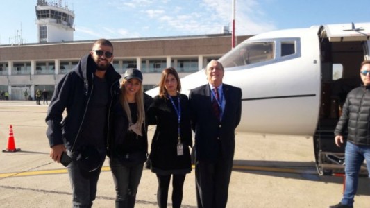 Piqué y Shakira llegaron a Rosario, en medio de un fuerte operativo de seguridad