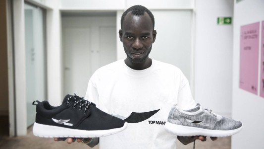 Top Manta: la marca que sacaron los manteros de Barcelona para dejar de vender ropa falsificada