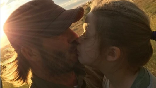 David Beckham en el ojo de la tormenta por publicar esta foto besando en la boca a su hija