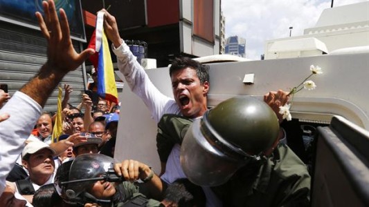 Venezuela: otorgan prisión domiciliaria a Leopoldo López por "problemas de salud"