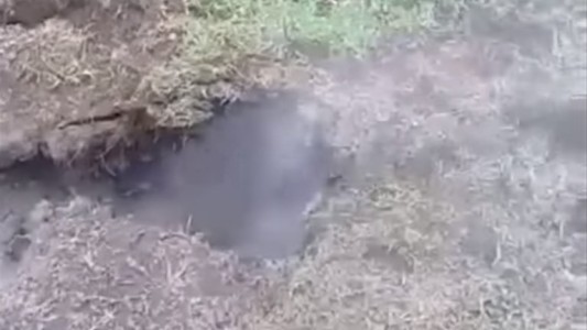 ¿El piso es lava? Se calentó la tierra en una cancha de fútbol en México y podría ser el nacimiento de un volcán