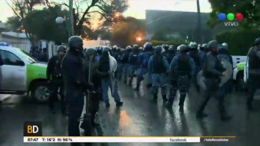 Operativo de desalojo en la planta de Pepsico: hay heridos y detenidos