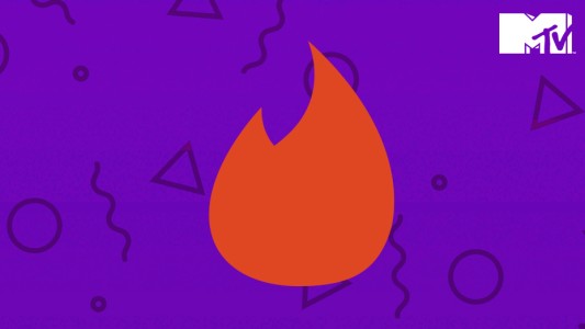 Chatearon durante tres años y Tinder les regaló un viaje para que se conozcan