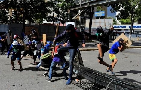 Un muerto por disparos en las primeras horas del paro total en Venezuela