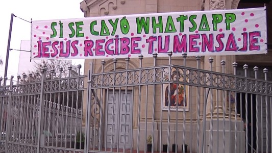La iglesia con el celular de Dios