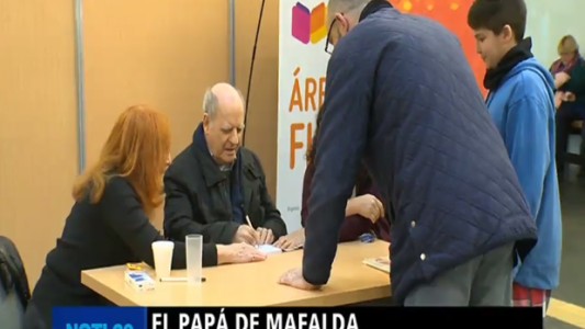 El papá de Mafalda firmó libros en la Feria del Libro Infantil