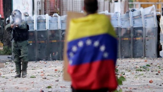 Venezuela: Maduro prohíbe protestas contra la Constituyente y la oposición convoca a una marcha