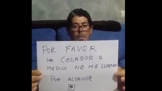 Es sordo y esperó 7 horas en Urgencias porque lo llamaron por los altavoces