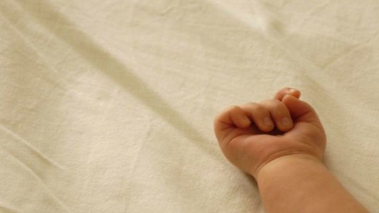 Detuvieron a una enfermera que le daba morfina a los bebés recién nacidos "para que estén tranquilos"