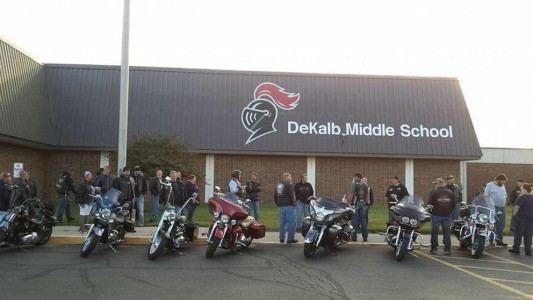 El nene que sufría bullying y recibió la ayuda de una pandilla de motoqueros