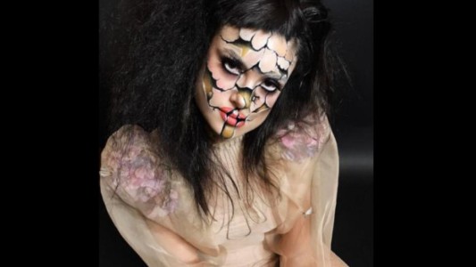 La historia de Mimi Choi: la mujer que dejó la docencia para hacer ilusiones ópticas aterradoras