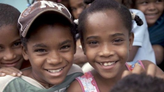 Los nenes dominicanos criados como nenas: les crece el pene a los 12 años