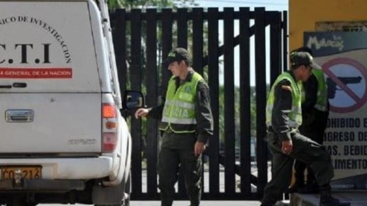 Le tendió una trampa a su esposa, la sorprendió con su amante y mató a los dos