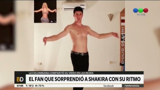 El fanático italiano que mueve las caderas como Shakira
