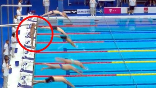 Un nadador español guardó un minuto de silencio mientras el resto competía