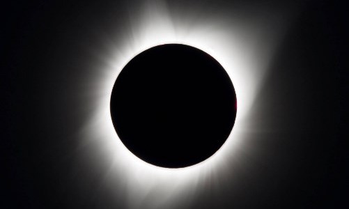 Eclipse total de sol: seguí el fenómeno minuto a minuto