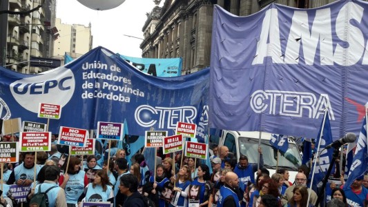 Los maestros porteños se suman a la protesta docente nacional