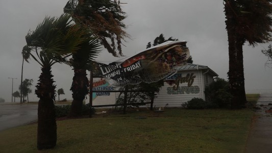 Imágenes impactantes: los destrozos que dejó el paso del Huracán Harvey por Texas