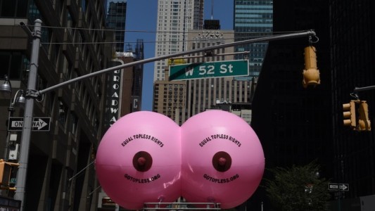 Nueva York festejó el "Día del Topless"