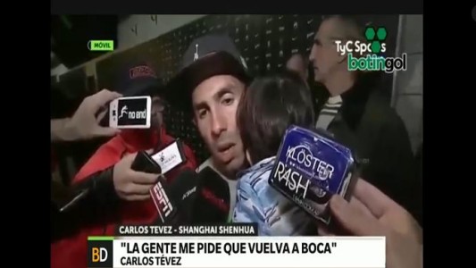 Tibio recibimiento para Tevez en la Bombonera