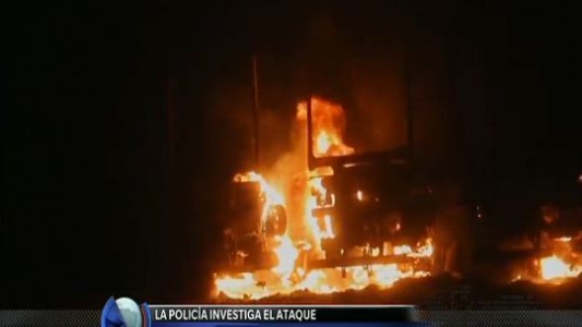 Incendian 29 camiones en el sur de Chile