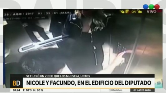 Nicole y Facundo, en un ascensor