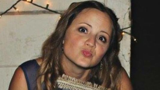 La mujer que murió tas renunciar al tratamiento contra el cáncer para salvar a su hija