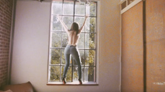 Natalia Oreiro, super hot: la actriz y un video en topless, colaless y un baile muy sensual