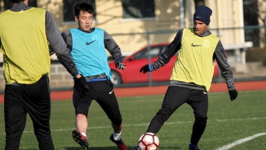 Dura crítica a Tevez del nuevo DT del equipo chino: "Está gordo"