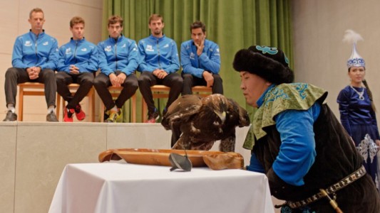 Copa Davis: un águila se asustó y se volvió protagonista de un sorteo fallido