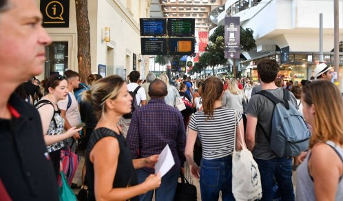 Una mujer atacó con ácido a cuatro turistas estadounidenses en Marsella